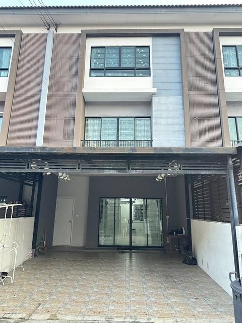 HR 9621 ให้เช่าทาวน์โฮม 3 ชั้น 4 ห้องนอน โครงการ เดอะ คอนเนค อัพ 3 ลาดพร้าว 126 The Connect UP 3 Ladprao 126 ใกล้ The Mall บางกะปิ