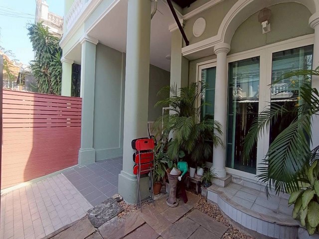 ให้เช่าทาวน์เฮ้าส์ 2 ชั้น 4 ห้องนอน หมู่บ้านสุขุมวิทการ์เด้น ซิตี้ 2 ซอยสุขุมวิท 54 ใกล้ BTS อ่อนนุช เพียง 5 นาที 