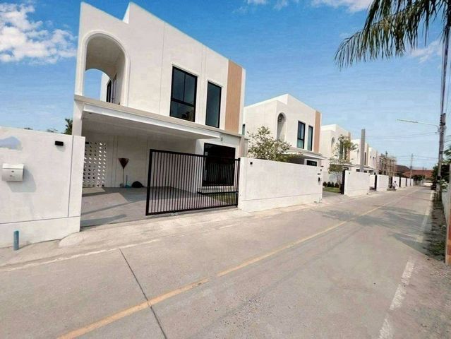 ให้เช่า 30,000 บาท/เดือน 43.1 ตรว. #สันผักหวาน #หางดง บ้านสร้างใหม่ 2 ชั้น #สไตล์โมเดิร์น ตกแต่งครบ #พร้อมเข้าอยู่ 