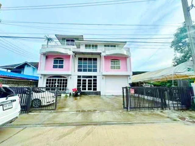 อาคาร 4ชั้นสภาพสวย 100ตร.ว. 700ตร.ม. สวนหลวง ร.9 900ม.ดีไซน์ทันสมัย พัฒนาการ 91-99  9นอน 4 น้ำ 