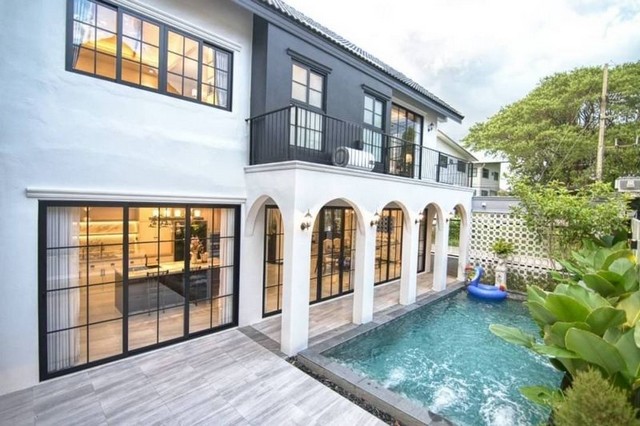  บ้านพูลวิลล่าสวย รีโนเวทใหม่ สไตล์​ English​ cottage​style แม่เหียะ