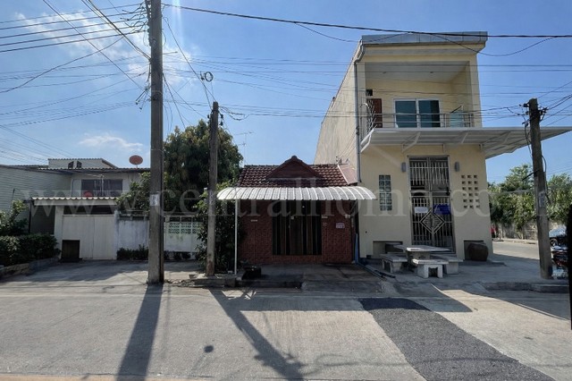 ลดด่วน ทาวน์เฮ้าส์ ประชานิเวศน์ ซอย 3 เดินทางสะดวกสบาย ทำเลดี ราคาถูก